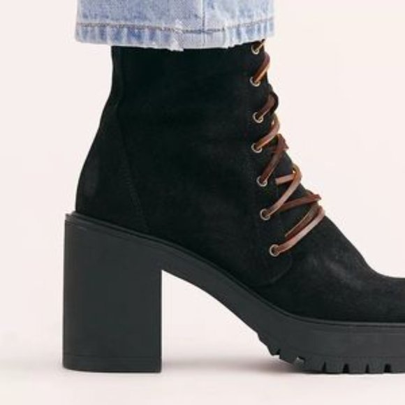 FREE PEOPLE THE DYLAN LACE-UP BOOTS IN BLACK  EU40 /US9 - Picture 2 of 7